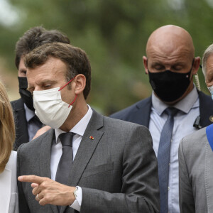 Le président Emmanuel Macron et sa femme Brigitte visitent la maison natale de Jean de La Fontaine à Château-Thierry le 17 juin 2021. © Eliot Blondet / Pool / Bestimage