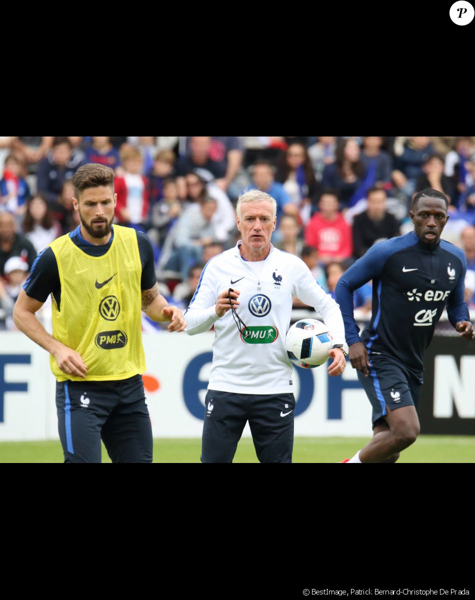 Olivier Giroud, Didier Deschamps et Moussa Sissoko - Didier Deschamps et les joueurs de l'équipe de France de football s'entraînent au stade de Biarritz durant leur stage au pays Basque à Biarritz le 19 mai 2016. © Patrick Bernard-Christophe De Prada / Bestimage