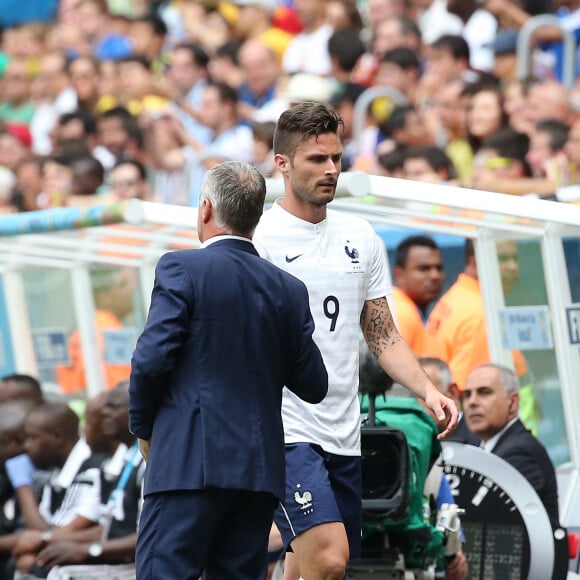 Olivier Giroud et Didier Deschamps - Joueurs de l'équipe de France pendant le match France - Nigéria à Brasilia au Brésil, le 30 juin 2014, lors de la coupe du monde de la FIFA 2014.