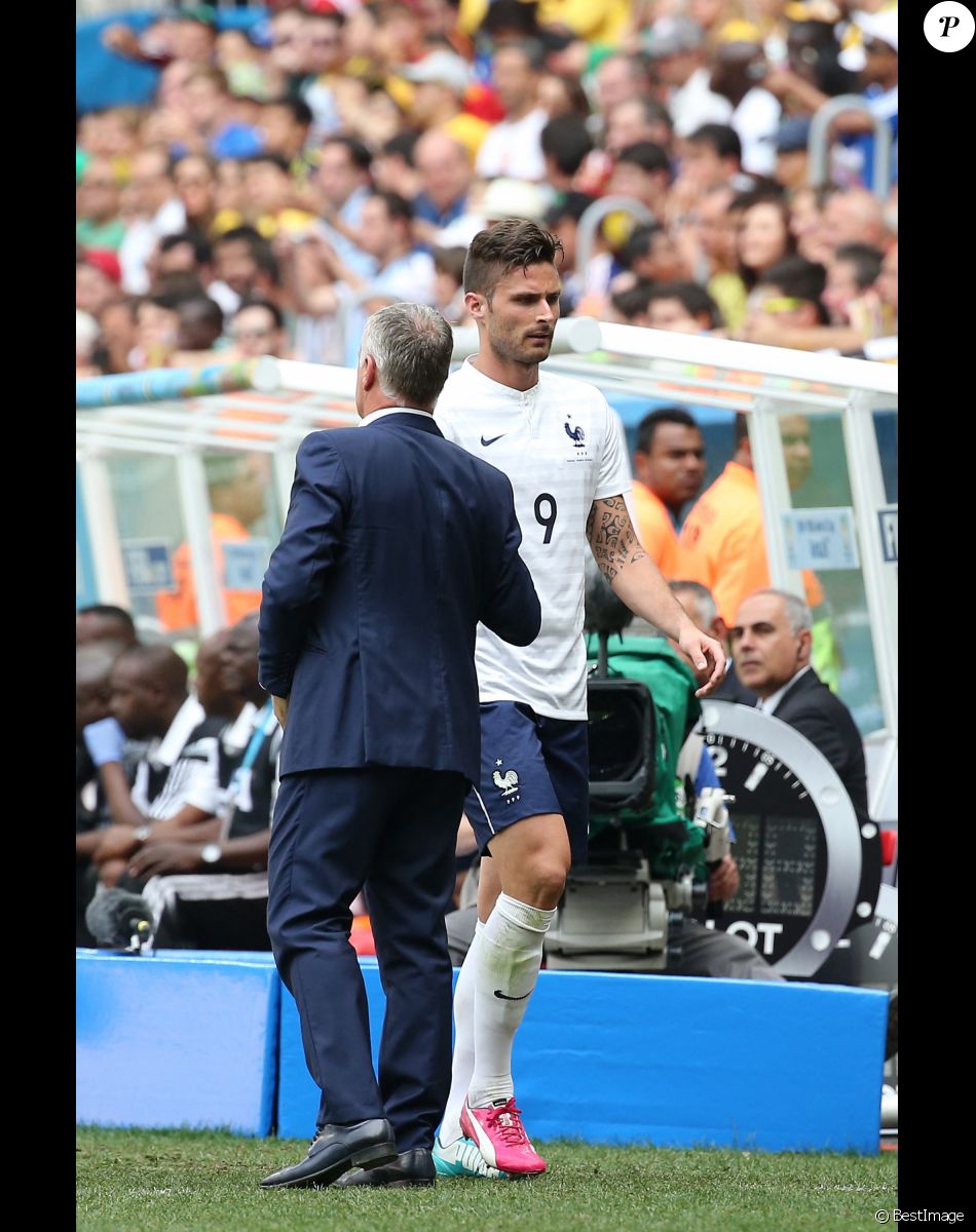 Olivier Giroud et Didier Deschamps - Joueurs de l'équipe de France pendant le match France - Nigéria à Brasilia au Brésil, le 30 juin 2014, lors de la coupe du monde de la FIFA 2014.