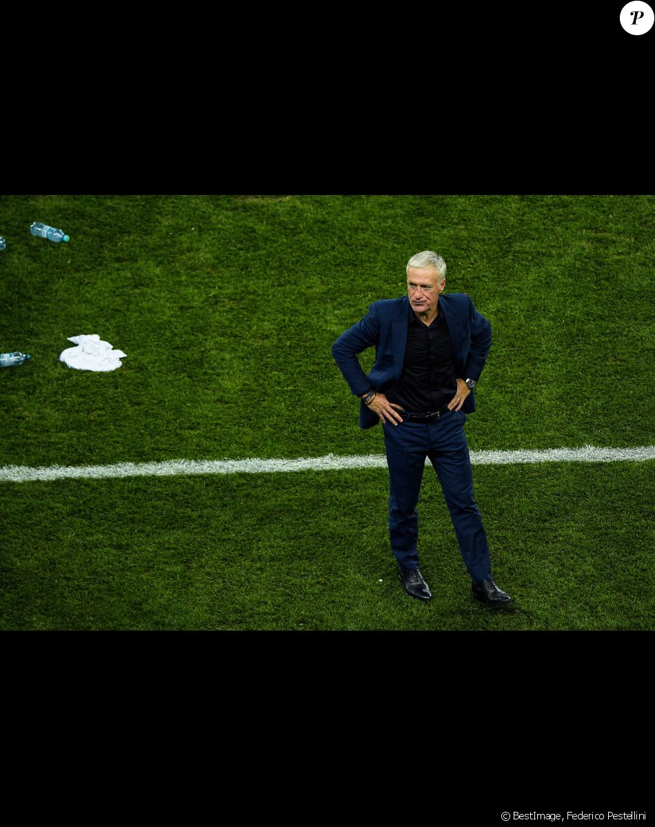 Attitude - Deception de Didier Deschamps ( selectionneur - entraineur - France ) - Match de football de l'Euro 2020 : La France s'incline devant la Suisse après les tirs au but au stade Arena Nationala à Bucarest le 28 juin 2021. © Federico Pestellini / Panoramic / Bestimage
