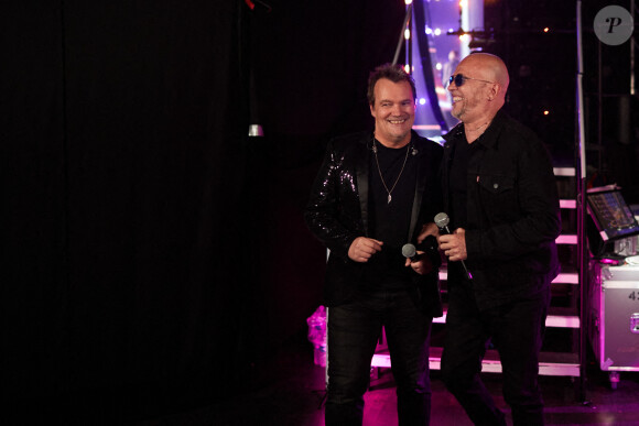 Exclusif -  Pascal Obispo et Axel Bauer - Backstage de l'enregistrement de l'émission "Duos Mystères" à la Seine Musicale à Paris, diffusée le 20 août sur TF1. © Gaffiot-Moreau / Bestimage