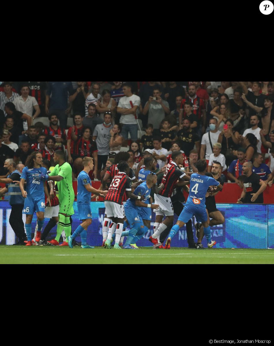 Match de football en ligue 1 Uber Eats : Match définitivement arrêté après le refus des joueurs de l'OM (Marseille) de reprendre le jeu suites à des incidents avec les supporters de Nice le 22 août 2021. © Jonathan Moscrop/Sportimage/Cal Sport Media / Zuma / Bestimage