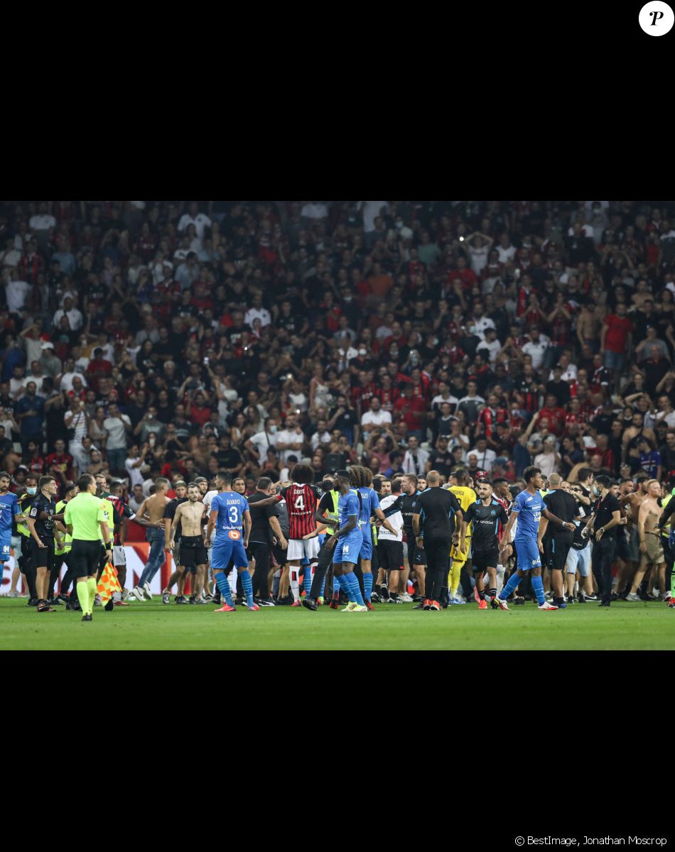 Match de football en ligue 1 Uber Eats : Match définitivement arrêté après le refus des joueurs de l'OM (Marseille) de reprendre le jeu suites à des incidents avec les supporters de Nice le 22 août 2021. © Jonathan Moscrop/Sportimage/Cal Sport Media / Zuma / Bestimage