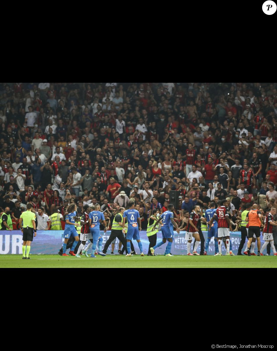 Match de football en ligue 1 Uber Eats : Match définitivement arrêté après le refus des joueurs de l'OM (Marseille) de reprendre le jeu suites à des incidents avec les supporters de Nice le 22 août 2021. © Jonathan Moscrop/Sportimage/Cal Sport Media / Zuma / Bestimage