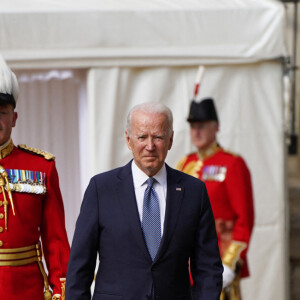 Le président des Etats-Unis Joe Biden et sa femme Jill Biden en visite au château de Windsor en compagnie de la reine Elisabeth II, le 13 juin 2021.