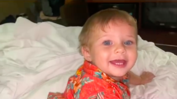 Sharon Stone a annoncé la mort de son neveu et filleul de 11 mois, River, à travers des vidéos de famille.