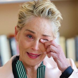 L'actrice américaine Sharon Stone reçoit les insignes de Commandeur dans l'Ordre des Arts et des Lettres en marge de la soixante-quatorzième édition du Festival de Cannes, France. © Patrice Lapoirie/Nice Matin/bestimage