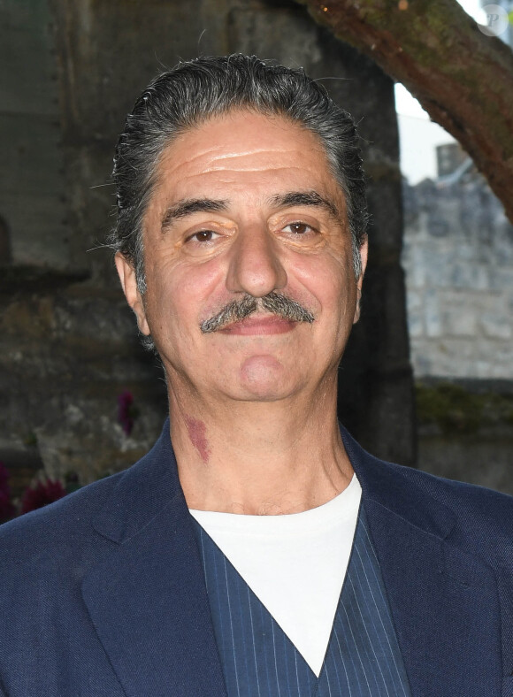 Simon Abkarian au photocall du film "Le chemin du bonheur" lors du 14ème Festival du Film Francophone d'Angoulême. Le 27 août 2021 © Coadic Guirec / Bestimage