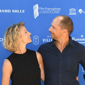 Alexandra Lamy et Emmanuel Poulain-Arnaud au photocall du film "Le Test" lors du 14ème Festival du Film Francophone d'Angoulême, France, le 27 août 2021. © Coadic Guirec/Bestimage