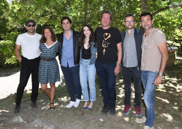 Redouanne Harjane, Caroline Ducey, Alain Fabien Delon, Lola Aubrière, David Lanzmann, Julien Madon et Mikaël Fitoussi au photocall du film "Jours sauvages" lors du 14ème Festival du Film Francophone d'Angoulême. Le 28 août 2021 © Coadic Guirec / Bestimage