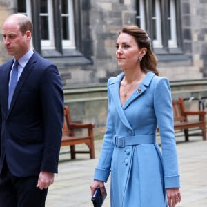 Le prince William, duc de Cambridge, et Catherine (Kate) Middleton, duchesse de Cambridge, arrivent pour la cérémonie de clôture de l'Assemblée générale de l'Église d'Écosse, à la salle de l'Assemblée à Édimbourg, Ecosse, Royaume Uni, le 27 mai 2021.