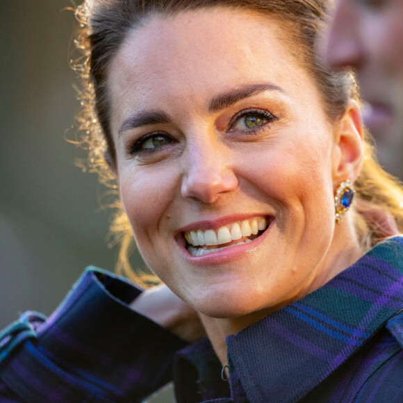 Le prince William, duc de Cambridge, et Kate Catherine Middleton, duchesse de Cambridge, ont assisté à une projection du film "Cruella" dans un drive-in à Edimbourg, à l'occasion de leur tournée en Ecosse. Le 26 mai 2021