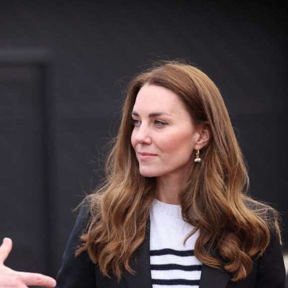 Le prince William, duc de Cambridge, et Catherine (Kate) Middleton, duchesse de Cambridge, rencontrent des pêcheurs et leurs familles à Fife, dans le comté East Lothian, Ecosse, Royaume Uni, le 26 mai 2021, pour entendre parler du travail des communautés de pêcheurs sur la côte Est de l'Écosse.