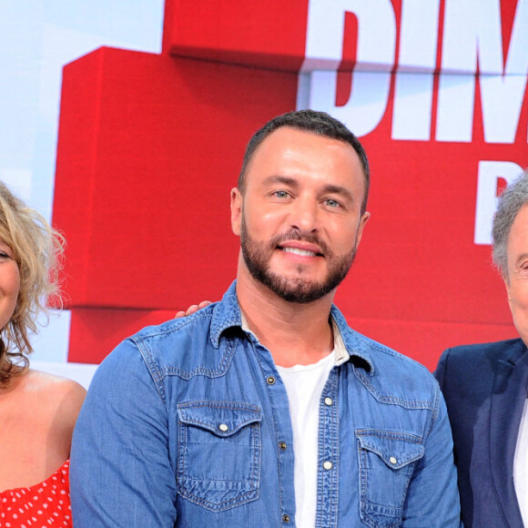 Exclusif - Cécile Bois, Raphael Lenglet et Michel Drucker - Enregistrement de l'émission "Vivement Dimanche prochain", présentée par M.Drucker et qui sera diffusée le 5 septembre sur France 2 © Guillaume Gaffiot / Bestimage