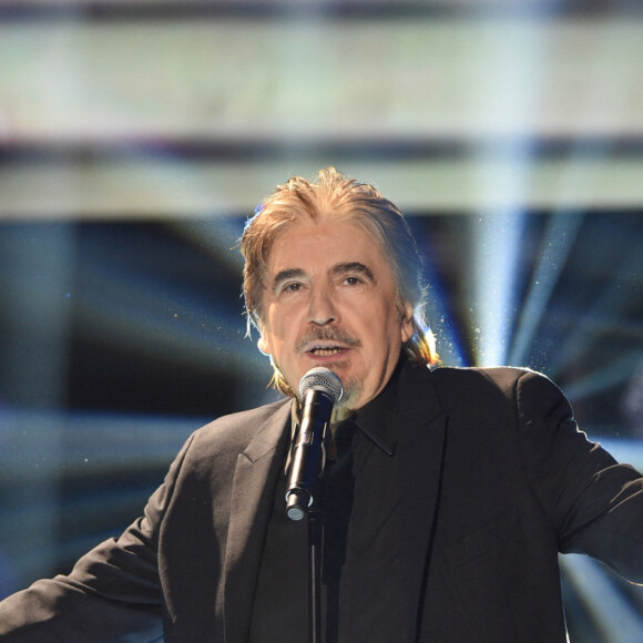 Exclusif - Serge Lama - Enregistrement de l'émission "Bon anniversaire Line" à l'occasion des 90 ans de L.Renaud au Théâtre Bobino à Paris, qui sera diffusée le Mardi 3 juillet à 20h55 sur France 2.© Coadic Guirec / Bestimage 