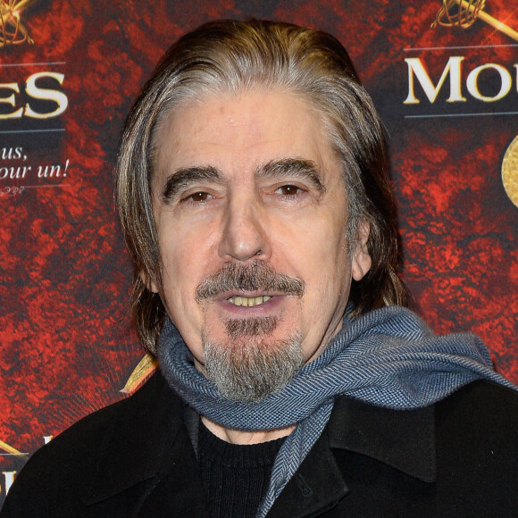 Info du 18/02/2021 ( Serge Lama a épousé le 11 février 2021 sa compagne de 18 ans, Luana Santonino à la mairie du VII arrondissement ) - Exclusif - Serge Lama à la générale de la comédie musicale "Les 3 Mousquetaires" au Palais des Sports à Paris le 7 octobre 2016. © Coadic Guirec - Cyril Moreau / Bestimage  No Web en Suisse / Belgique 