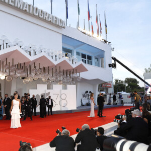 Penelope Cruz assiste à la projection du film "Competencia oficial" lors du 78e Festival International du Film de Venise (La Mostra). Venise, le 4 septembre 2021.