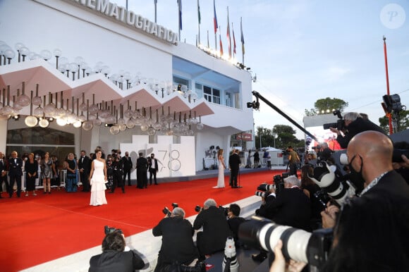 Penelope Cruz assiste à la projection du film "Competencia oficial" lors du 78e Festival International du Film de Venise (La Mostra). Venise, le 4 septembre 2021.