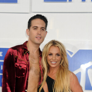 G-Eazy, Britney Spears à la soirée des MTV Video Music Awards 2016 à Madison Square Garden à New York City, New York, Etats-Unis, le 28 août 2016.