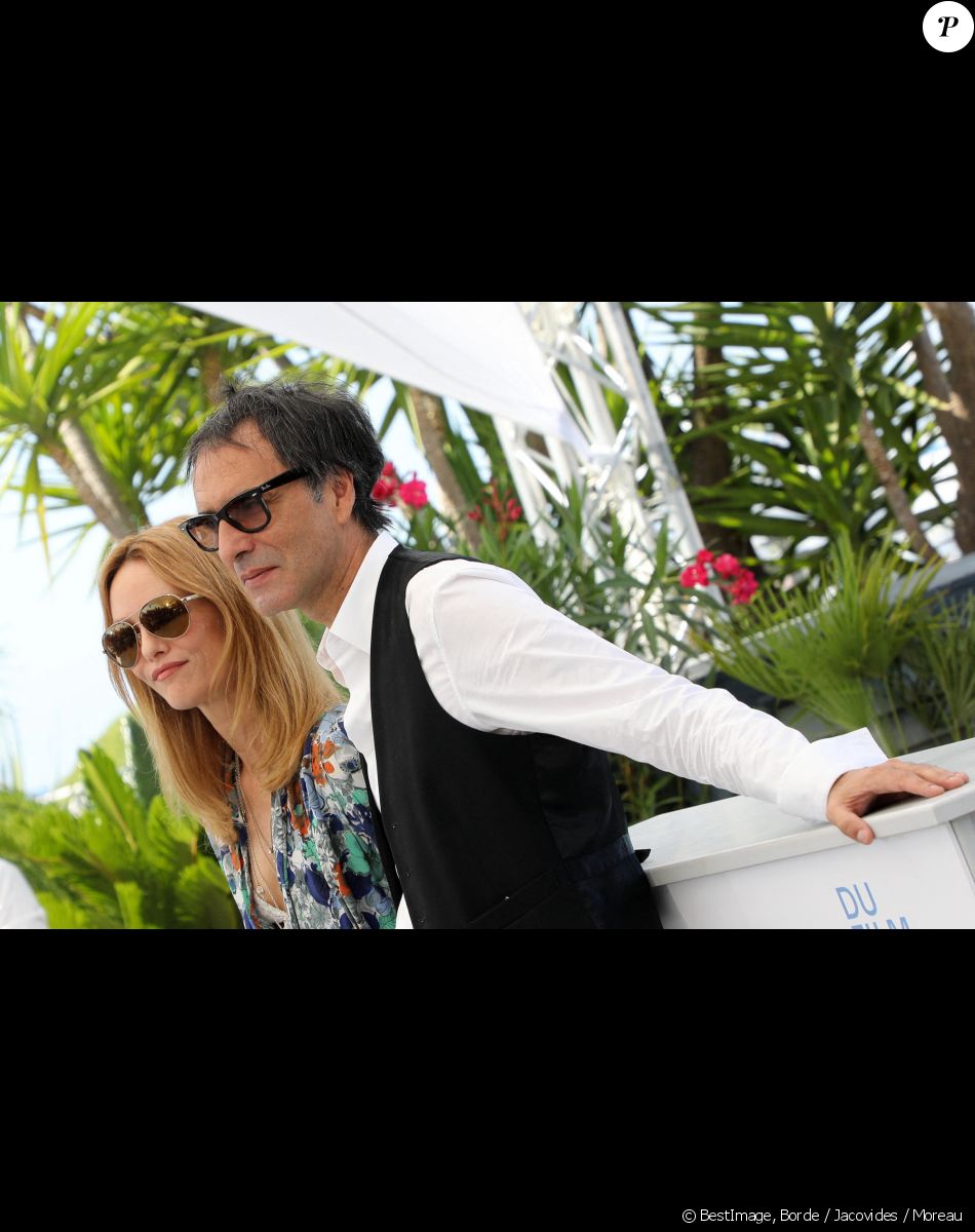 Vanessa Paradis, Samuel Benchetrit - Photocall du film "Cette musique ne joue pour personne" lors du 74e Festival de Cannes le 10 juillet 2021. © Borde / Jacovides / Moreau / Bestimage