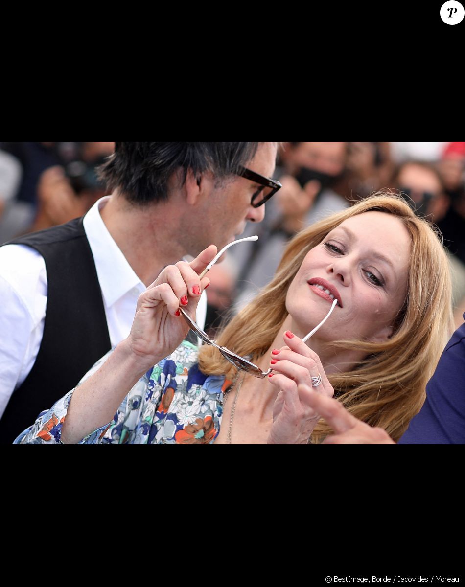 Vanessa Paradis, Samuel Benchetrit - Photocall du film "Cette musique ne joue pour personne" lors du 74e Festival de Cannes. Le 10 juillet 202. © Borde / Jacovides / Moreau / Bestimage