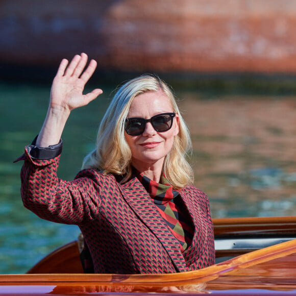 Kirsten Dunst arrive au Lido pour le 78ème festival international du film de Venise, la Mostra le 1er septembre 2021.