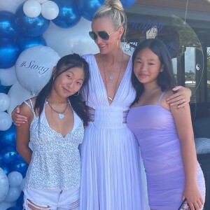 Laeticia Hallyday et ses filles Jade et Joy sur Instagram.