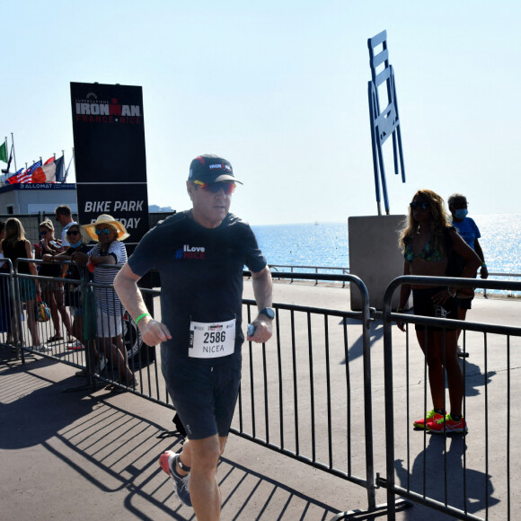 Exclusif - Christian Estrosi, le maire de Nice, durant l'IronMan 70.3 2021 à Nice le 12 septembre 2021. © Bruno Bebert / Bestimage