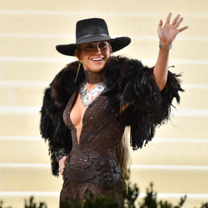 Jennifer Lopez - Soirée du Met Gala (Met Ball) "Celebrating In America: A Lexicon Of Fashion" au Metropolitan Museum of Art à New York.