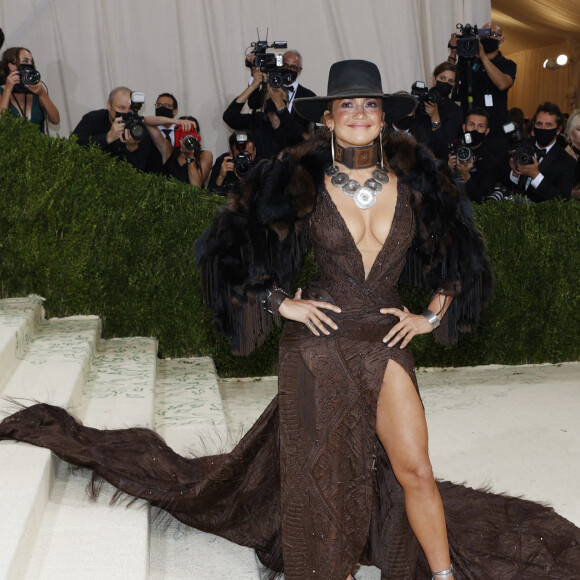 Jennifer Lopez - Soirée du Met Gala (Met Ball) 2021 "Celebrating In America: A Lexicon Of Fashion" au Metropolitan Museum of Art à New York, le 13 septembre 2021.