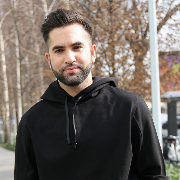 Kendji Girac quitte les studios de Radio France à Paris, France, le 3 mars 2021. © Panoramic/Bestimage 