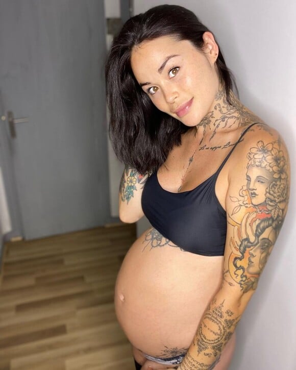 Claire Tomek enceinte de son premier enfant