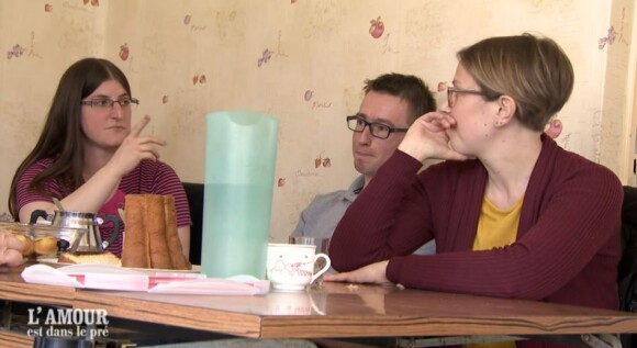 Hervé, Vanessa et Stéphanie lors de l'épisode de "L'amour est dans le pré 2021" du 20 septembre, sur M6