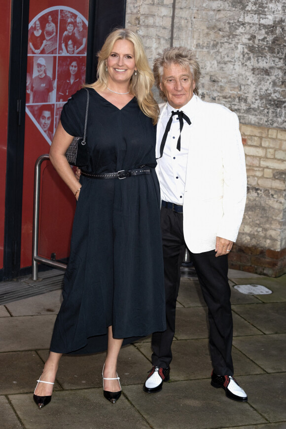 Penny Lancaster et son mari Rod Stewart à la soirée des "Sun Who Cares Wins Awards" au Roundhous à Londres, le 14 septembre 2021.