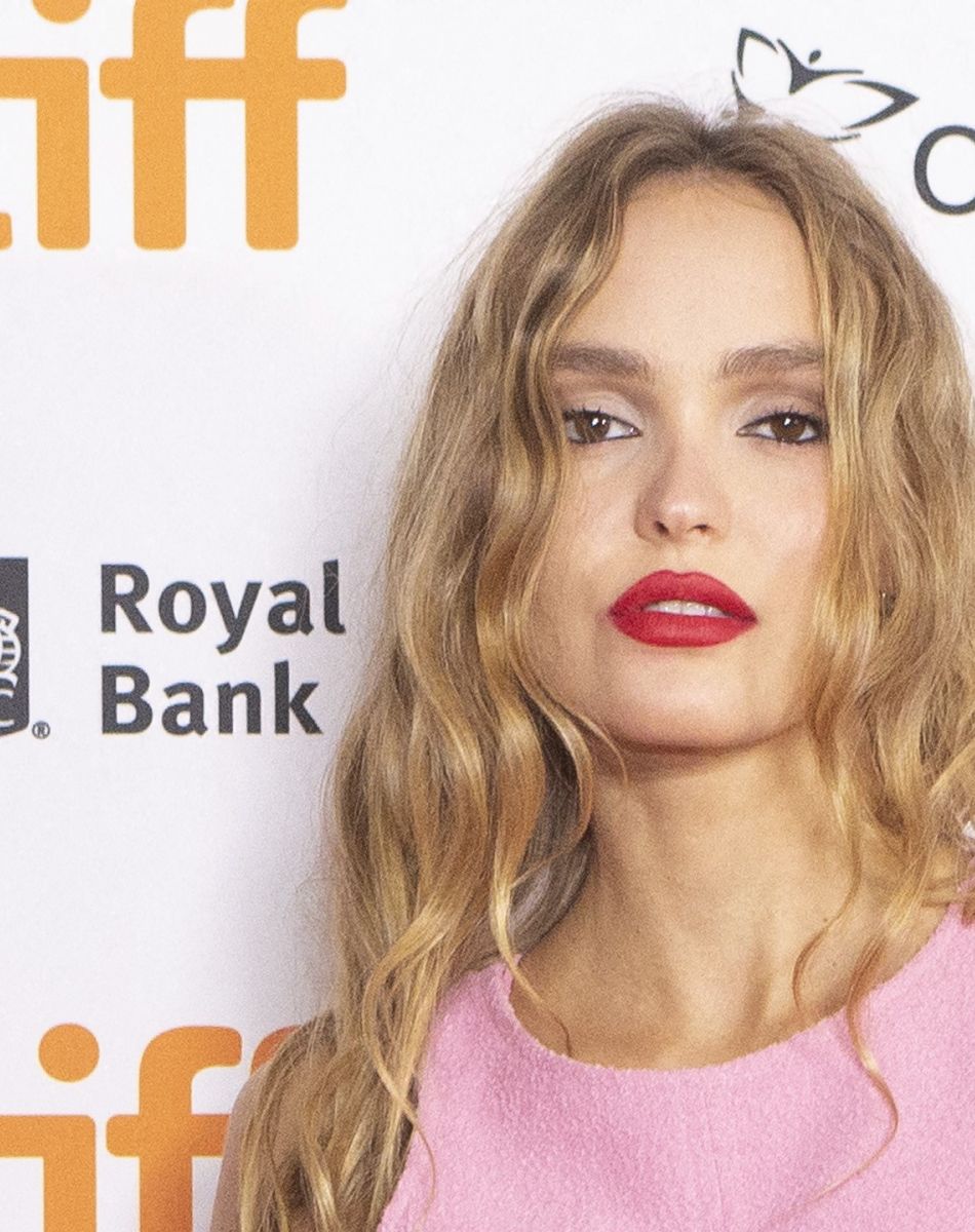 Lily-Rose Depp lors du photocall du film "Silent Night" au Festival du film de Toronto (TIFF) le 16 septembre 2021.