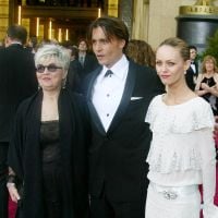 Johnny Depp abandonné par sa mère à l'adolescence ? De surprenants documents refont surface