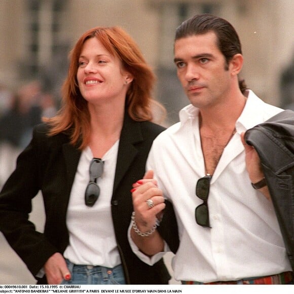 Antonio Banderas et Melanie Griffith à Paris devant le Musée d'Orsay.