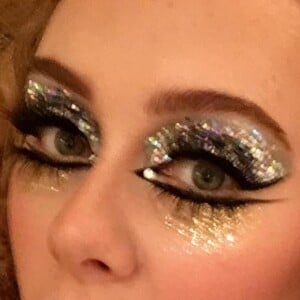 Adèle : Elle officialise avec son nouveau chéri sur Instagram.