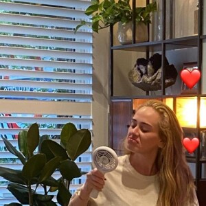 Adèle : Elle officialise avec son nouveau chéri sur Instagram.
