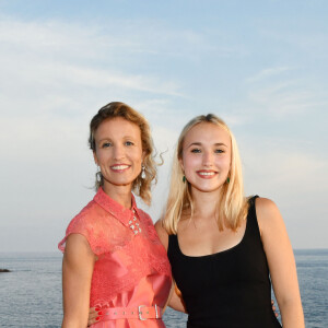 Exclusif -Alexandra Lamy et sa fille Chloé Jouannet - 6ème gala annuel de l'unité d'Antibes Juan les Pins, Vallauris, Golfe Juan, de la Croix Rouge française dans le cadre du prestigieux hôtel Eden Roc au Cap d'Antibes, le 2 juin 2018. © Bruno Bebert/Bestimage