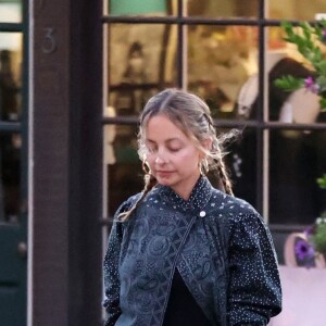 Nicole Richie et son mari Joel Madden sont allés diner dans le quartier de Santa Barbara à Los Angeles, le 5 août 2021.