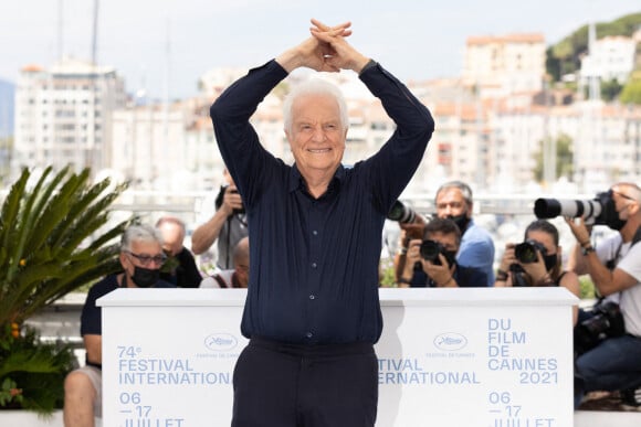 André Dussollier au photocall du film Tout s'est bien passé lors du 74ème festival international du film de Cannes le 8 juillet 2021 © Borde / Jacovides / Moreau / Bestimage 