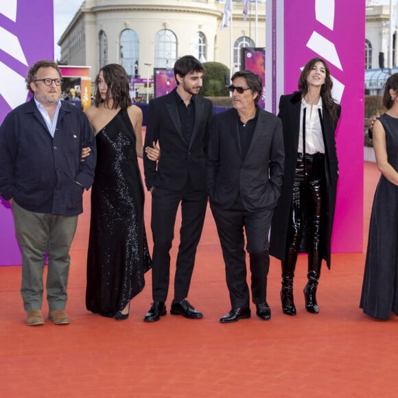 Suzanne Jouannet, Ben Attal, Yvan Attal, Charlotte Gainsbourg ( présidente du jury) et Audrey Dana - Première du film "Les choses humaines" lors de la 47éme édition du Festival du Cinéma Américain de Deauville le 11 septembre 2021. © Olivier Borde / Bestimage