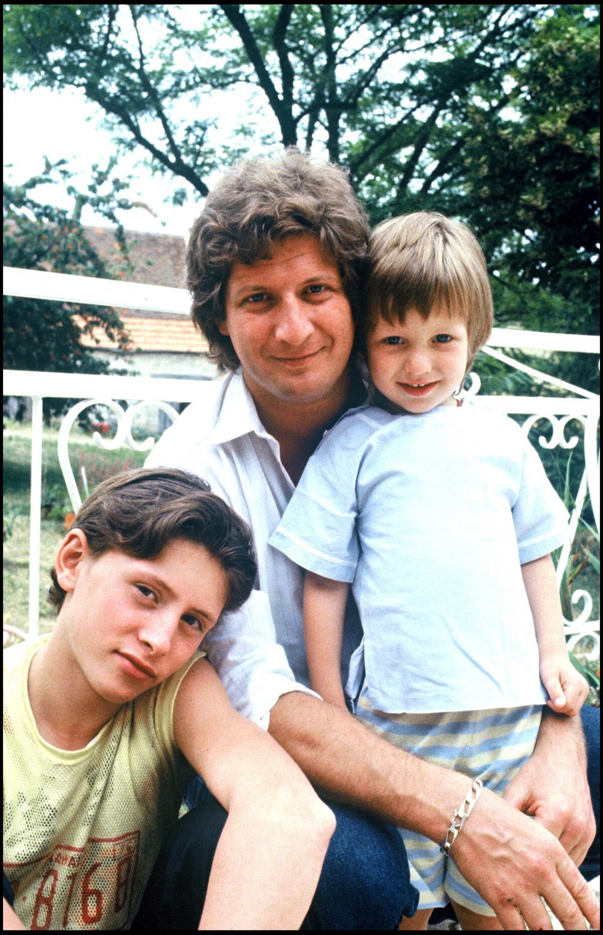 Photo : Patrick Sébastien et ses fils Sebastien (à gauche) et Olivier Villa  en mars 1988. - Purepeople