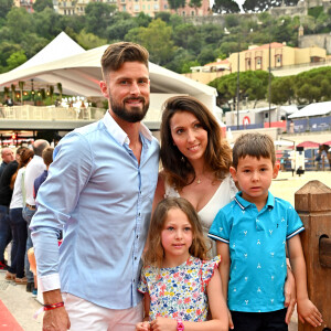 Olivier Giroud en famille avec sa femme Jennifer et leurs deux enfants, Jade et Evan, assistent à la remise du prix du Prince Souverain lors de la dernière journée de la 15ème édition du Longines Global Champions Tour Jumping International de Monaco, qui a lieu sur le port Hercule à Monaco. Monaco, le 3 juillet 2021. © Bruno Bébert/Bestimage