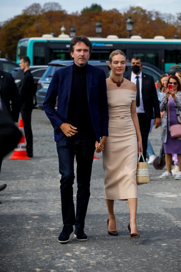 Natalia Vodianova et son mari Antoine Arnault - Arrivées au défilé de mode Dior lors de la la Fashion Week printemps/été 2022 de Paris, France, le 28 septembre 2021. © Clovis-Veeren/Bestimage