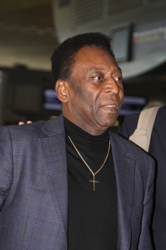 Archives - Le footballeur Pelé (Edson Arantes do Nascimento) prend un vol à l'aéroport Roissy CDG le 11 mars 2014.