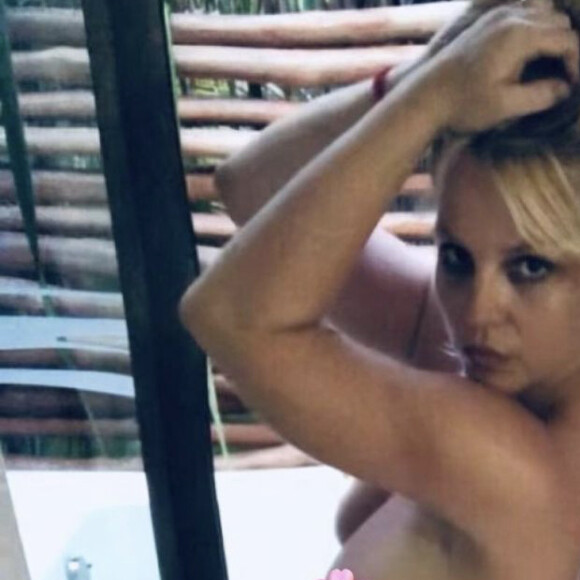 Britney Spears, entièrement nue, profite de ses vacances. Septembre 2021.