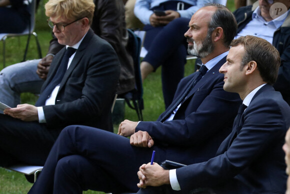 Le président français Emmanuel Macron accompagné du premier ministre Edouard Philippe